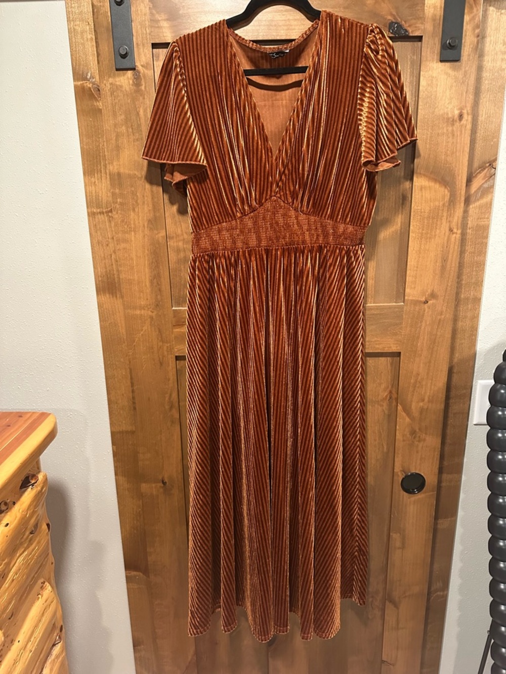 Simple Rust Velvet Pleated Midi Dress